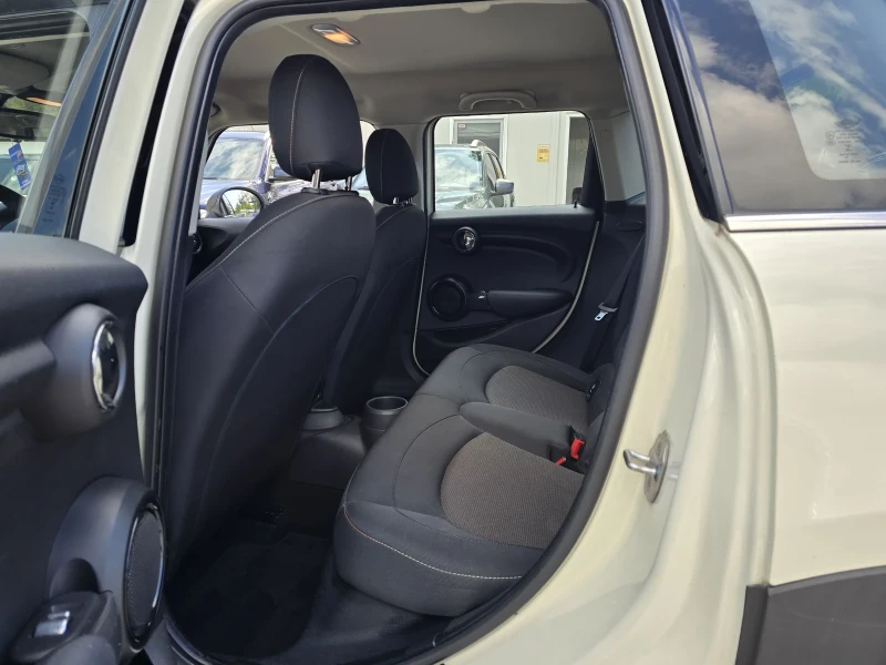 Mini D one 1.5d 95к.с Топ състояние , снимка 11 - Автомобили и джипове - 52008374