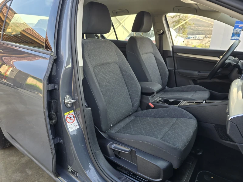 VW Golf 1.0ETSI LIFE 110к.с DSG, снимка 12 - Автомобили и джипове - 52663959