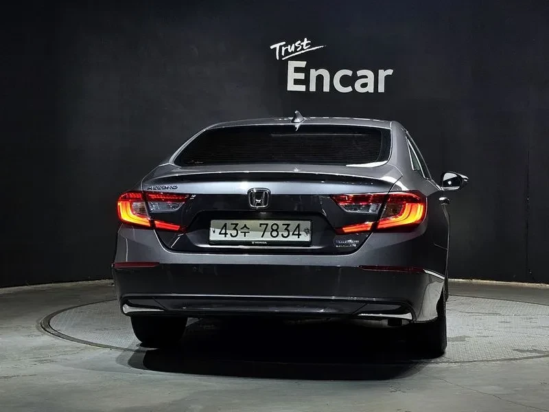 Honda Accord 2.0 Hybrid Touring, снимка 4 - Автомобили и джипове - 55814489