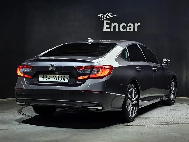 Honda Accord 2.0 Hybrid Touring, снимка 2 - Автомобили и джипове - 55814489