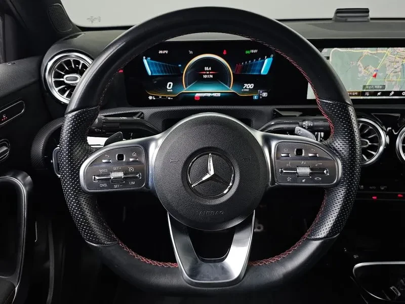 Mercedes-Benz A 35 4Matic , снимка 15 - Автомобили и джипове - 56736548