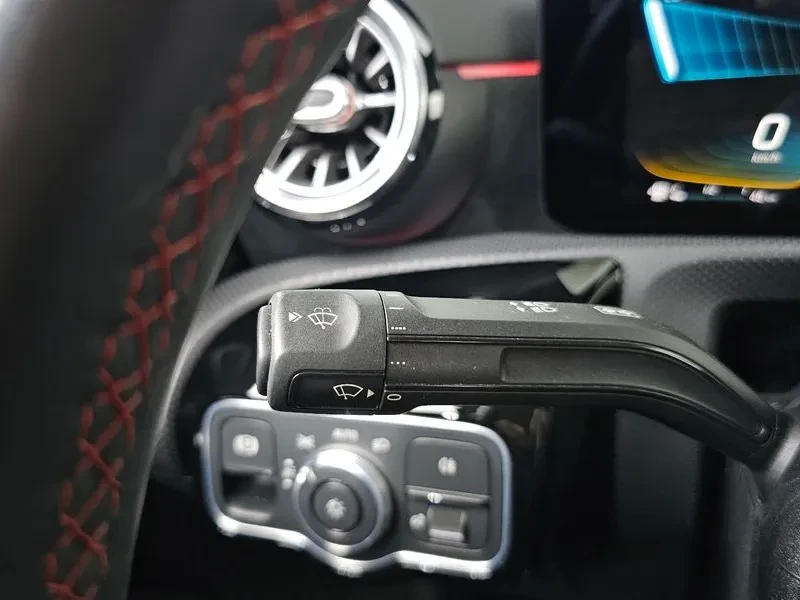 Mercedes-Benz A 35 4Matic , снимка 13 - Автомобили и джипове - 56736548