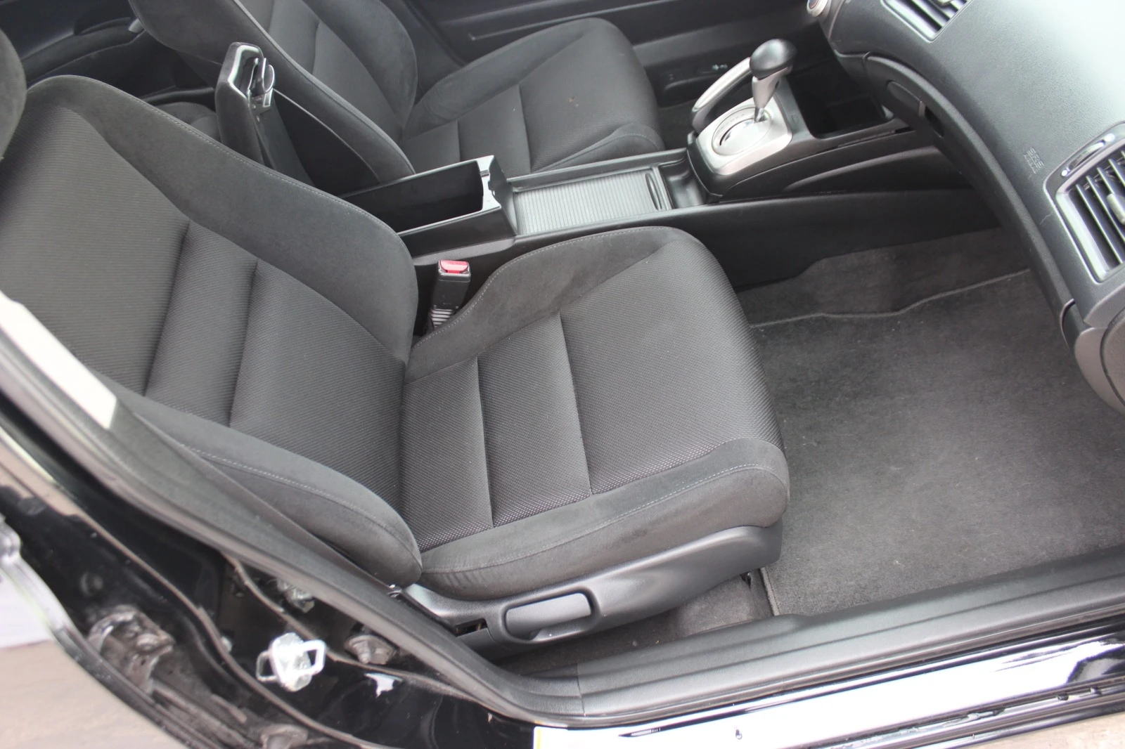 Honda Civic 1.8i 140к.с. АВТОМАТ, УНИКАТ, Швейцария | Mobile.bg — изображение 15
