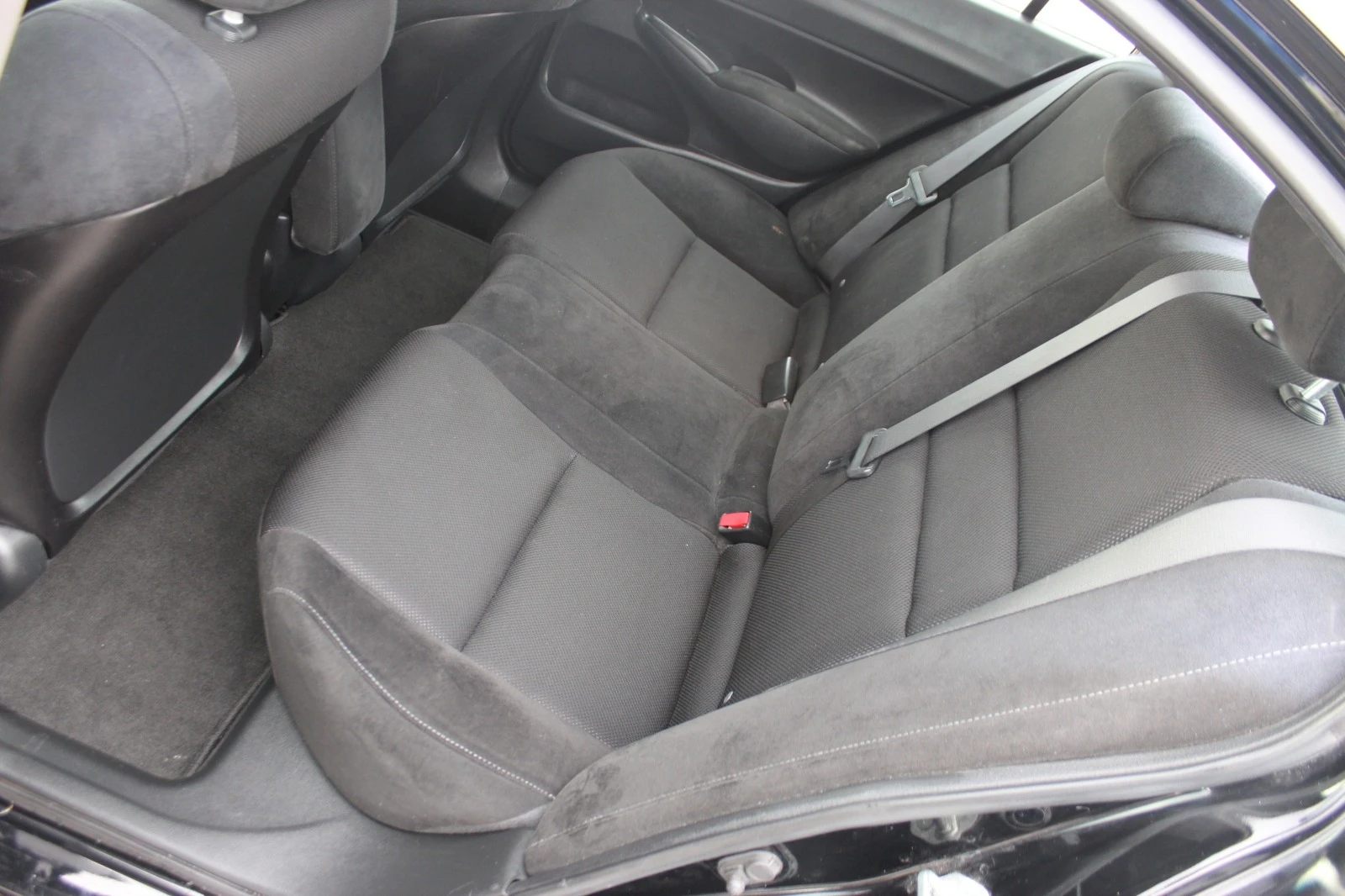 Honda Civic 1.8i 140к.с. АВТОМАТ, УНИКАТ, Швейцария | Mobile.bg — изображение 12