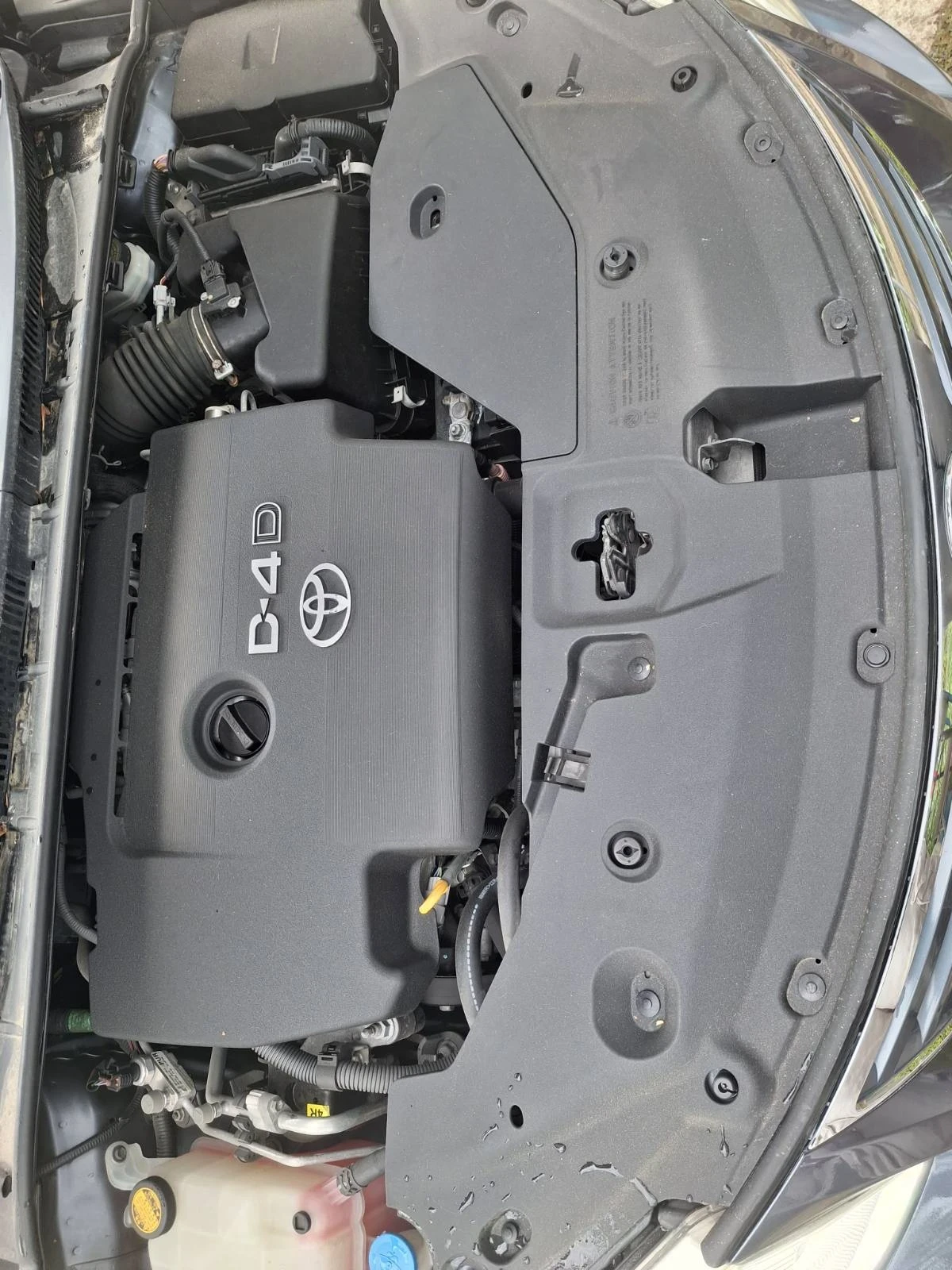 Toyota Avensis Т27 - изображение 8