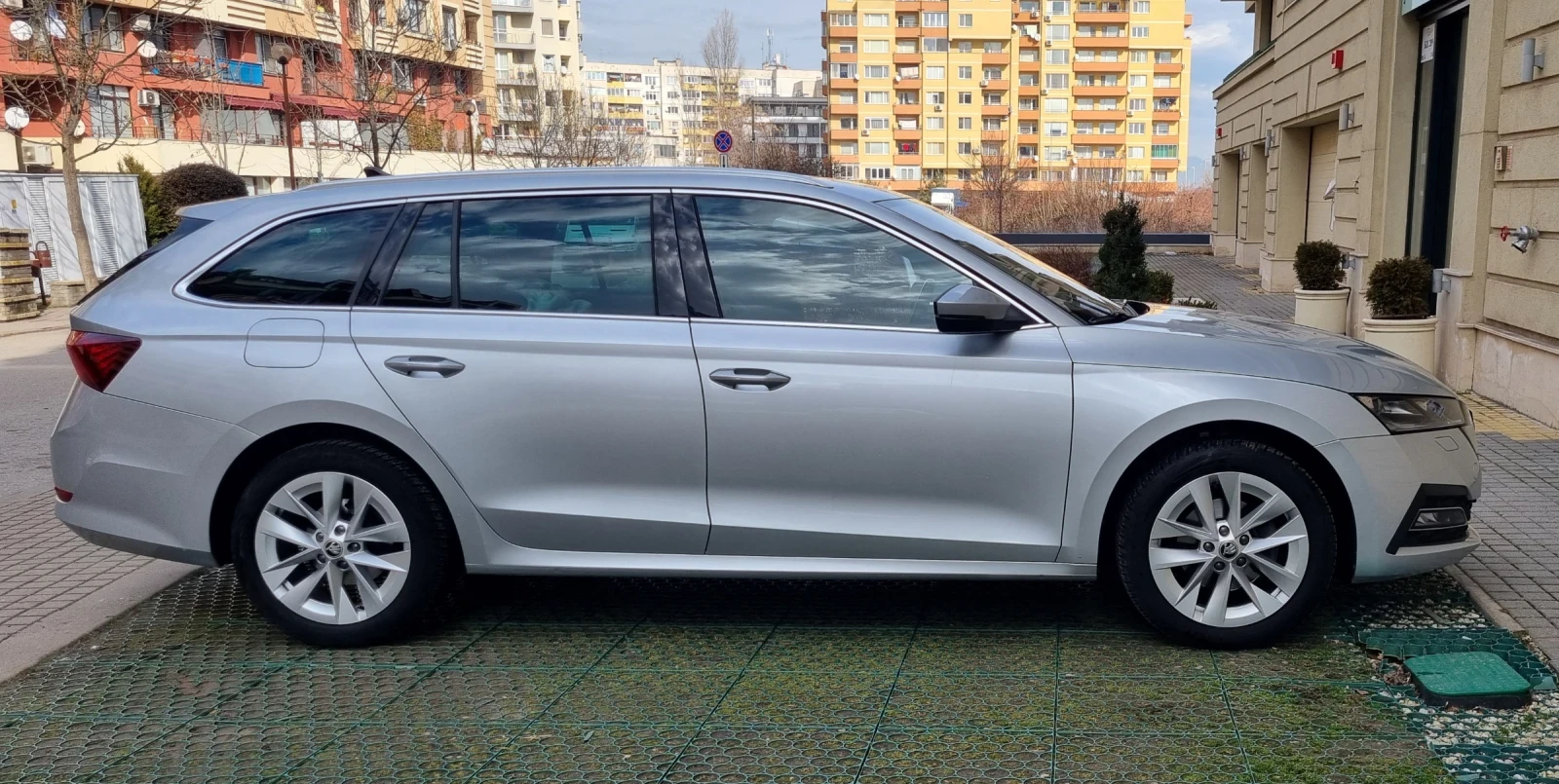 Skoda Octavia 1.5 tsi DSG mild hybrid - изображение 8