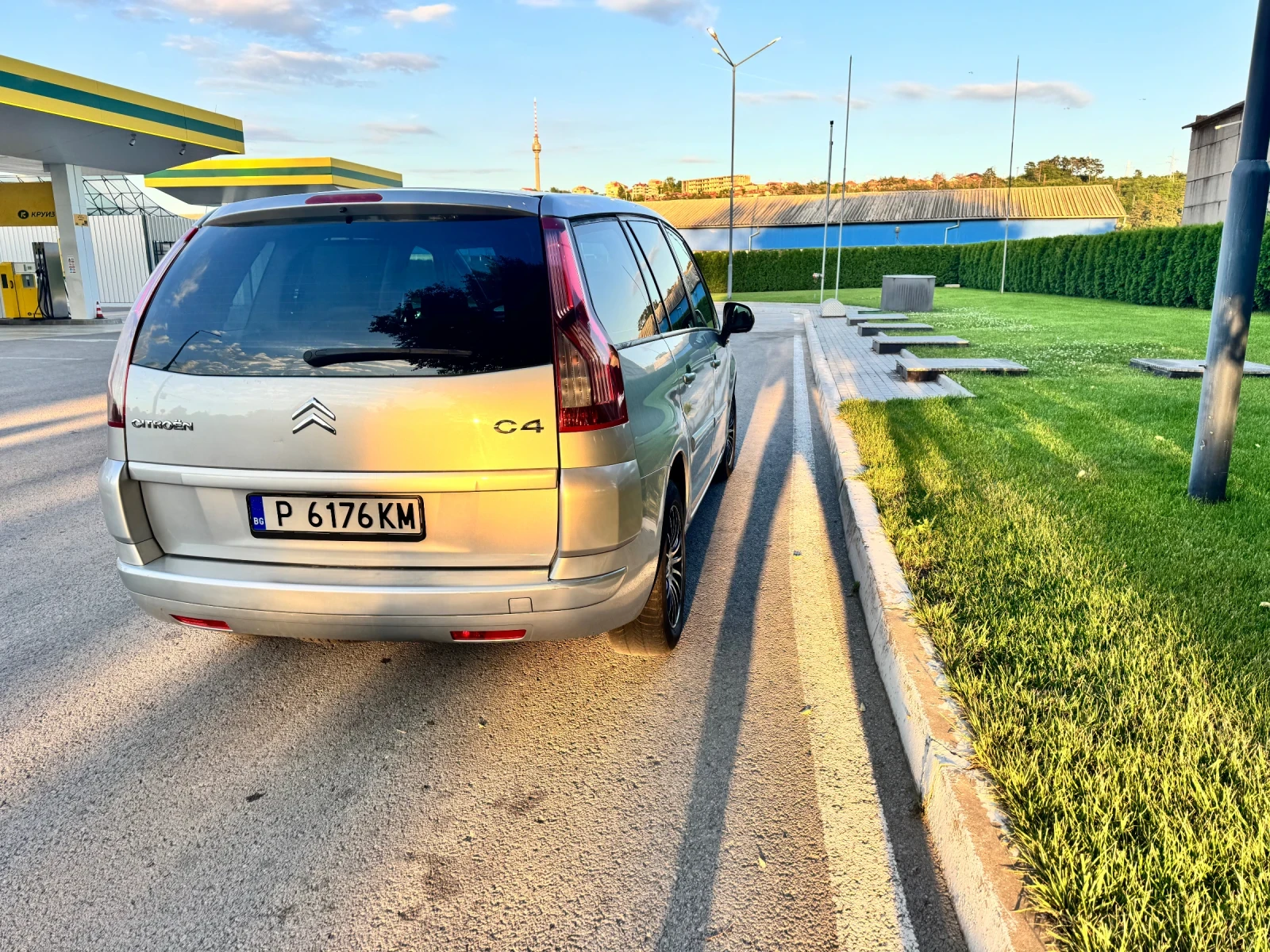 Citroen C4 Picasso 2.0 HDI 136кс 7местен!!!АВТОМАТ!!!ТЕМПОМАТ!!!КЛИМА - изображение 4
