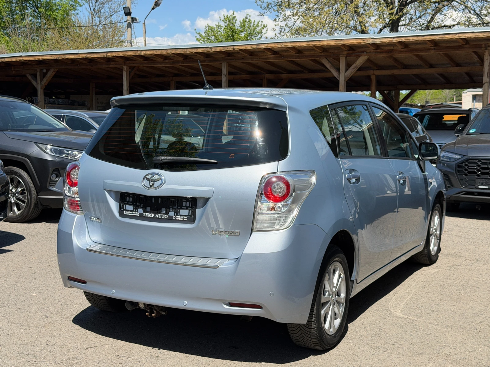 Toyota Verso 1.8i* СЪС СЕРВИЗНА КНИЖКА С ПЪЛНА ИСТОРИЯ В TOYOTA, снимка 4 - Автомобили и джипове - 54450753