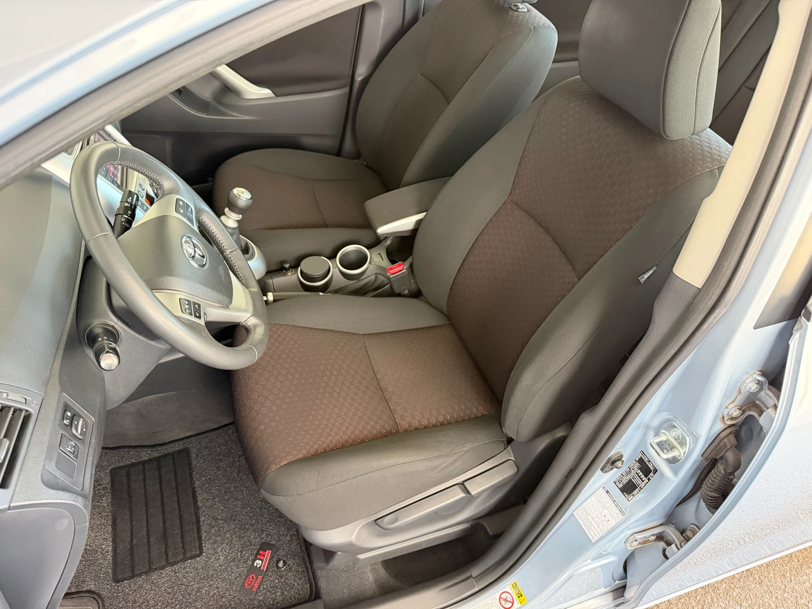 Toyota Verso 1.8i* СЪС СЕРВИЗНА КНИЖКА С ПЪЛНА ИСТОРИЯ В TOYOTA, снимка 7 - Автомобили и джипове - 54450753
