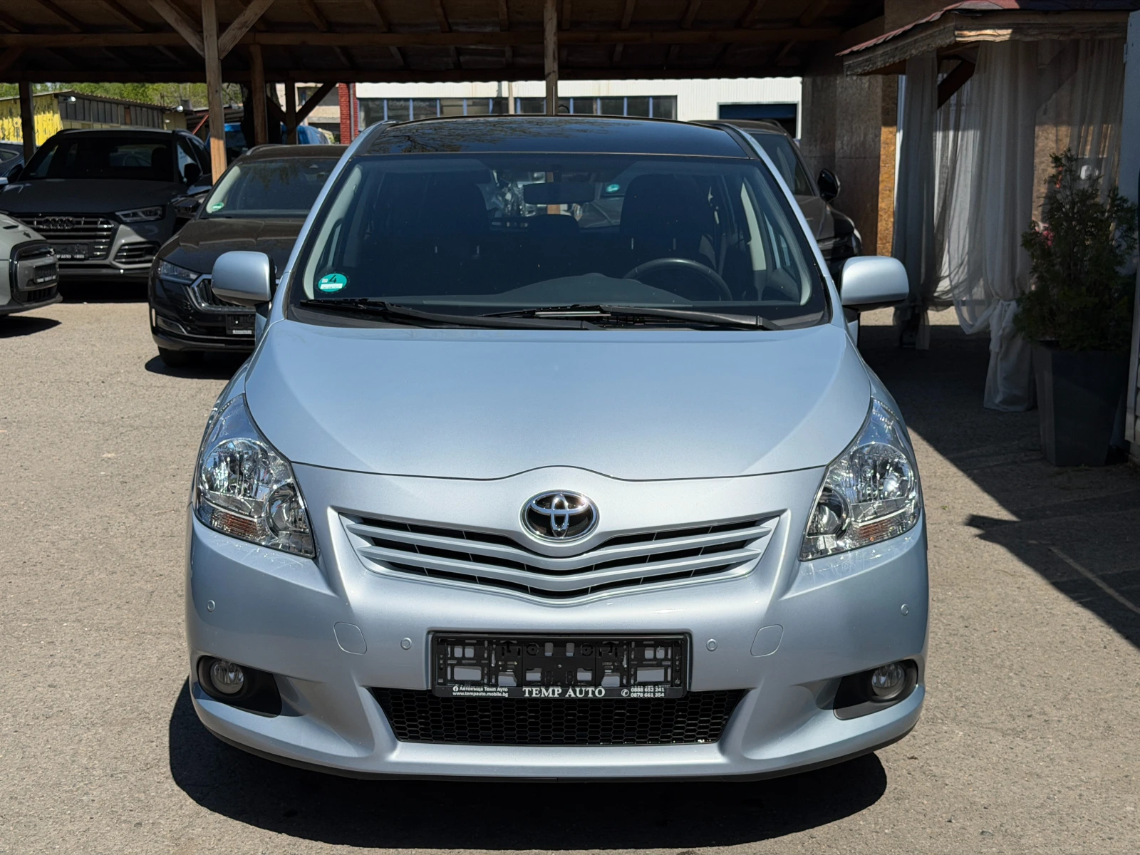 Toyota Verso 1.8i* СЪС СЕРВИЗНА КНИЖКА С ПЪЛНА ИСТОРИЯ В TOYOTA, снимка 2 - Автомобили и джипове - 54450753