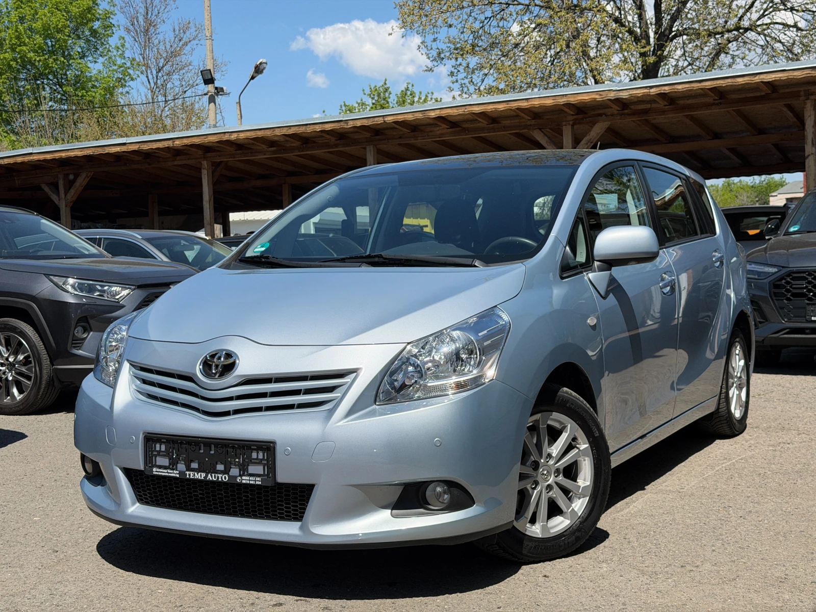 Toyota Verso 1.8i* СЪС СЕРВИЗНА КНИЖКА С ПЪЛНА ИСТОРИЯ В TOYOTA