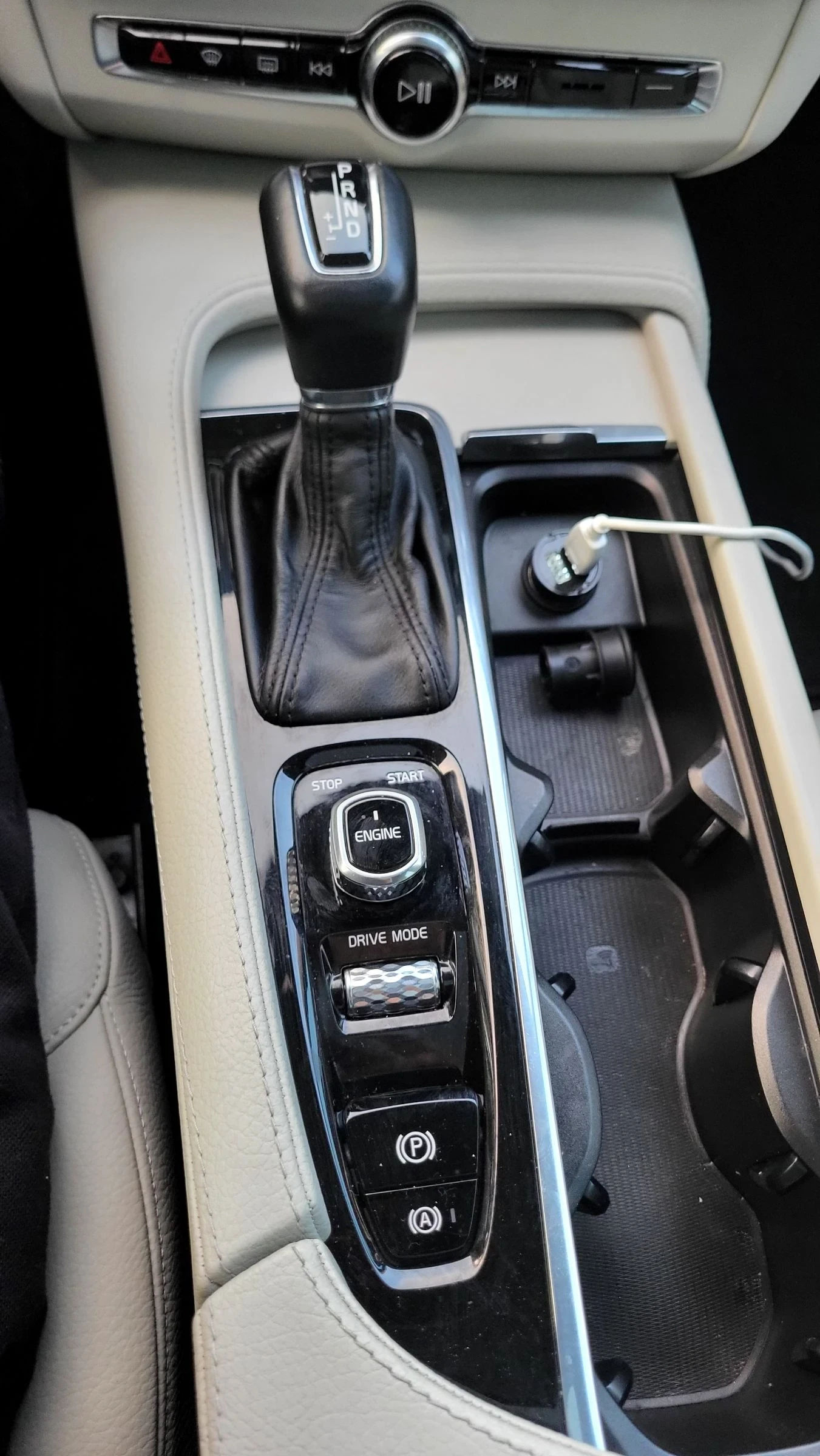 Volvo S90, снимка 5 - Автомобили и джипове - 54996617