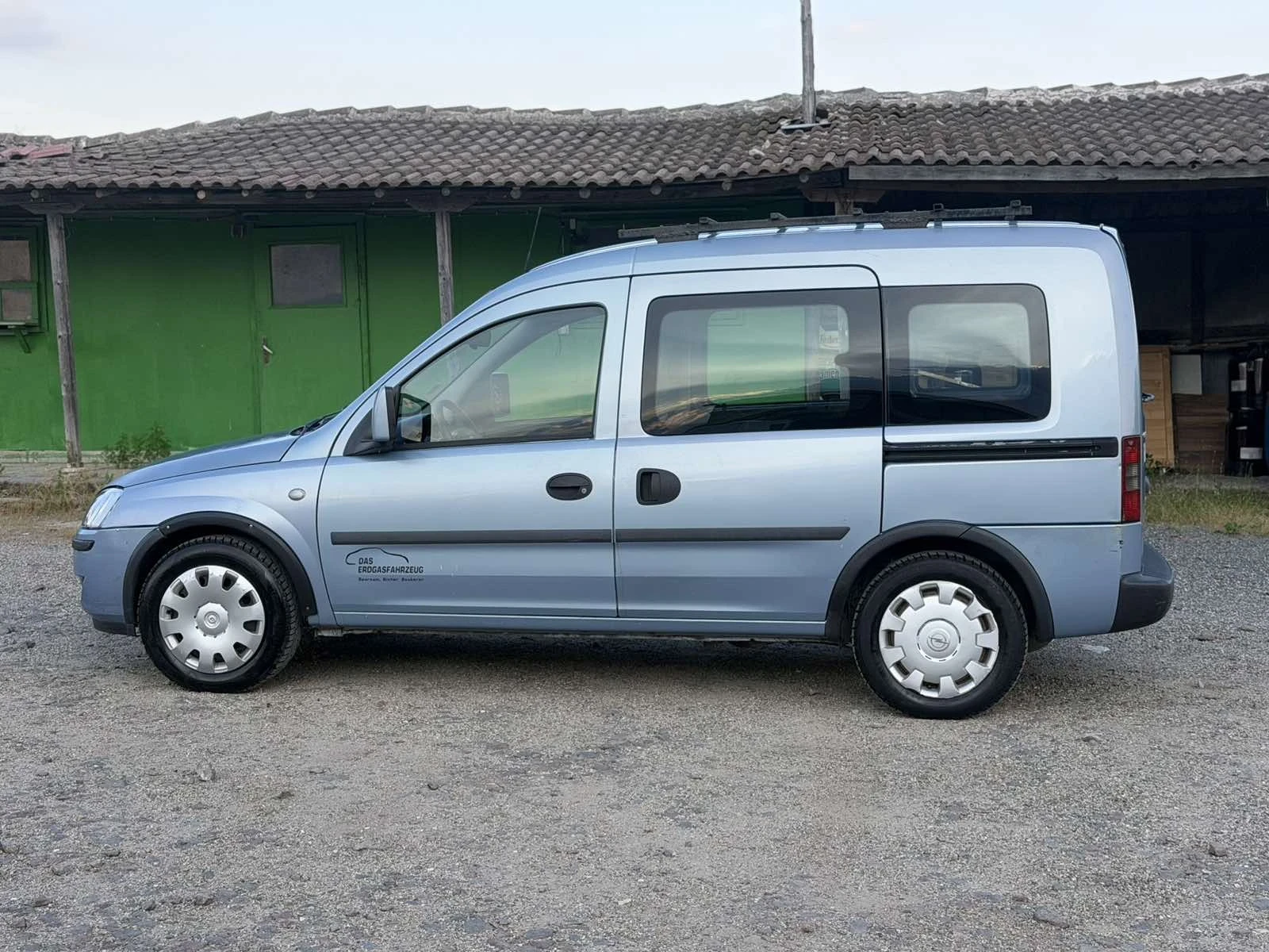 Opel Combo 1.6 Метан/Бензин, снимка 4 - Автомобили и джипове - 55425186