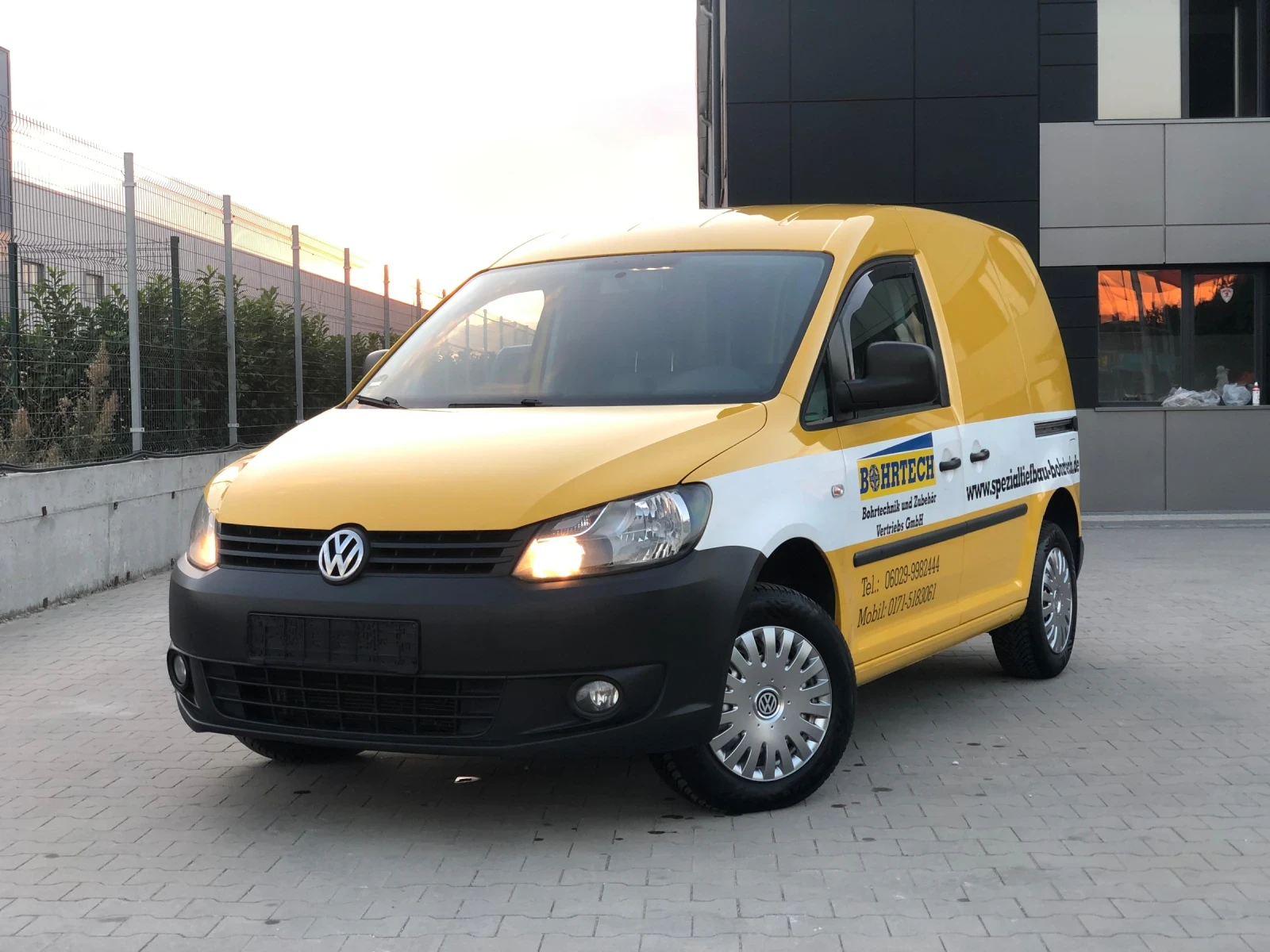 VW Caddy 1.6 TDI* Пълна Сервизна История във VW* 