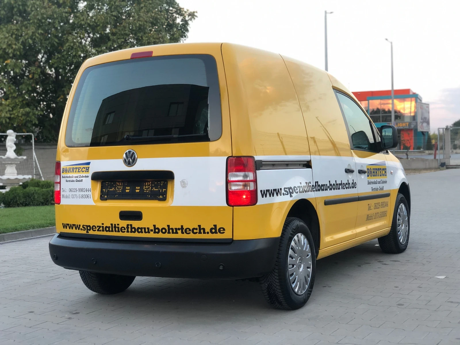 VW Caddy 1.6 TDI* Пълна Сервизна История във VW* , снимка 8 - Автомобили и джипове - 55283490