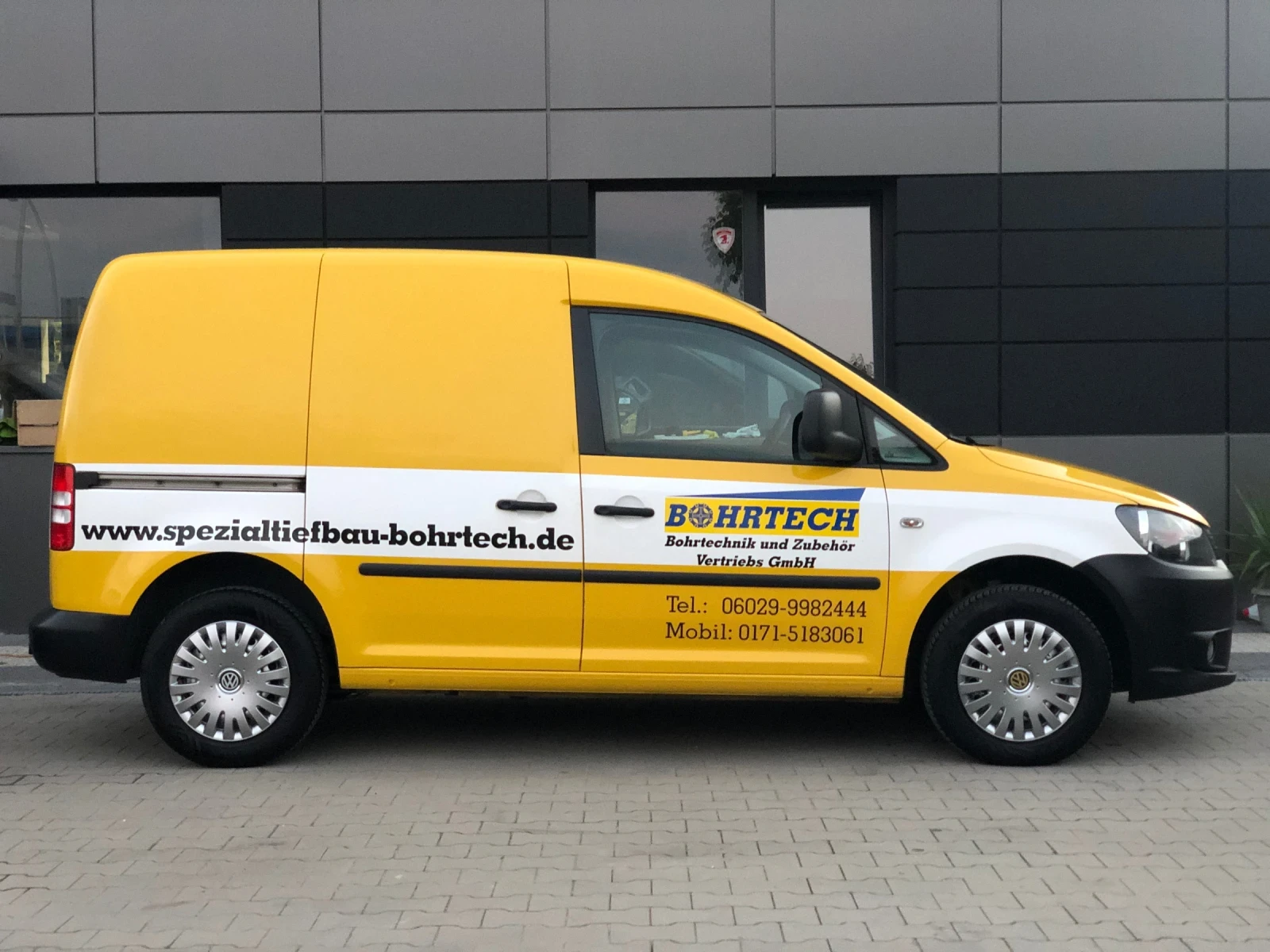 VW Caddy 1.6 TDI* Пълна Сервизна История във VW* , снимка 9 - Автомобили и джипове - 55283490