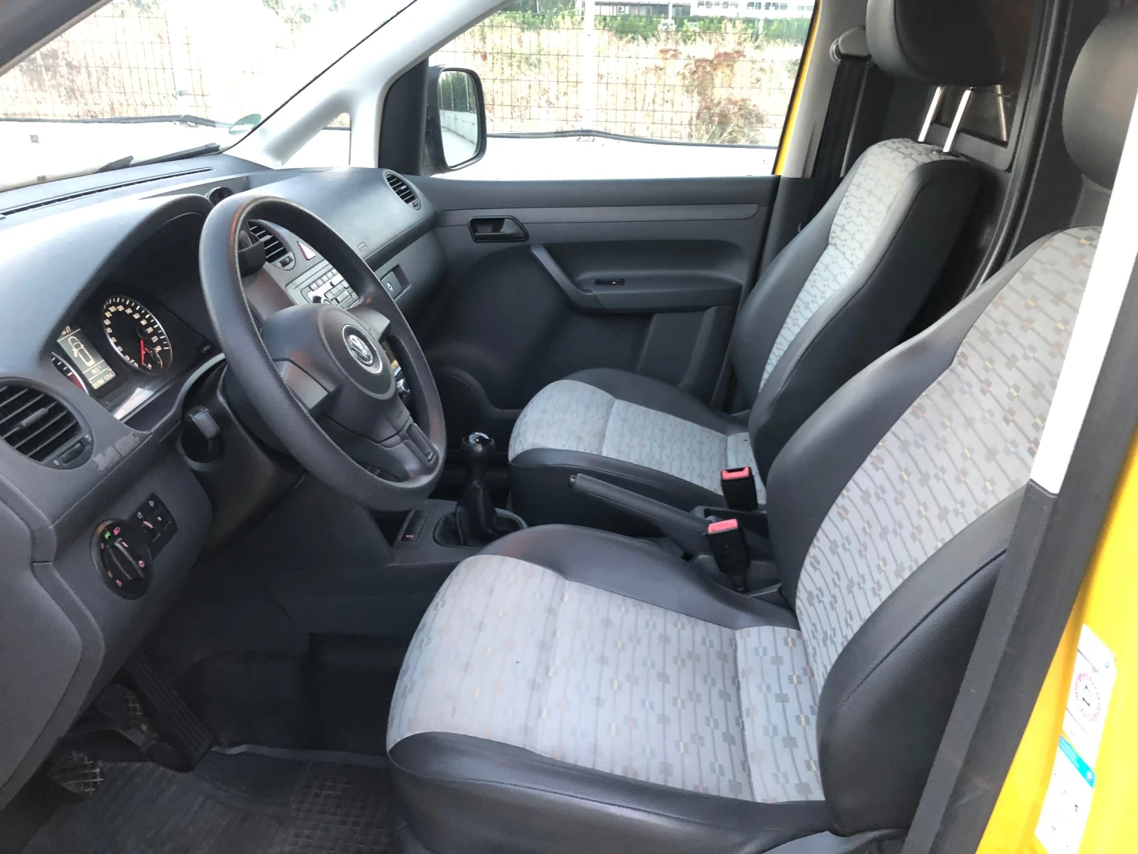 VW Caddy 1.6 TDI* Пълна Сервизна История във VW* , снимка 12 - Автомобили и джипове - 55283490