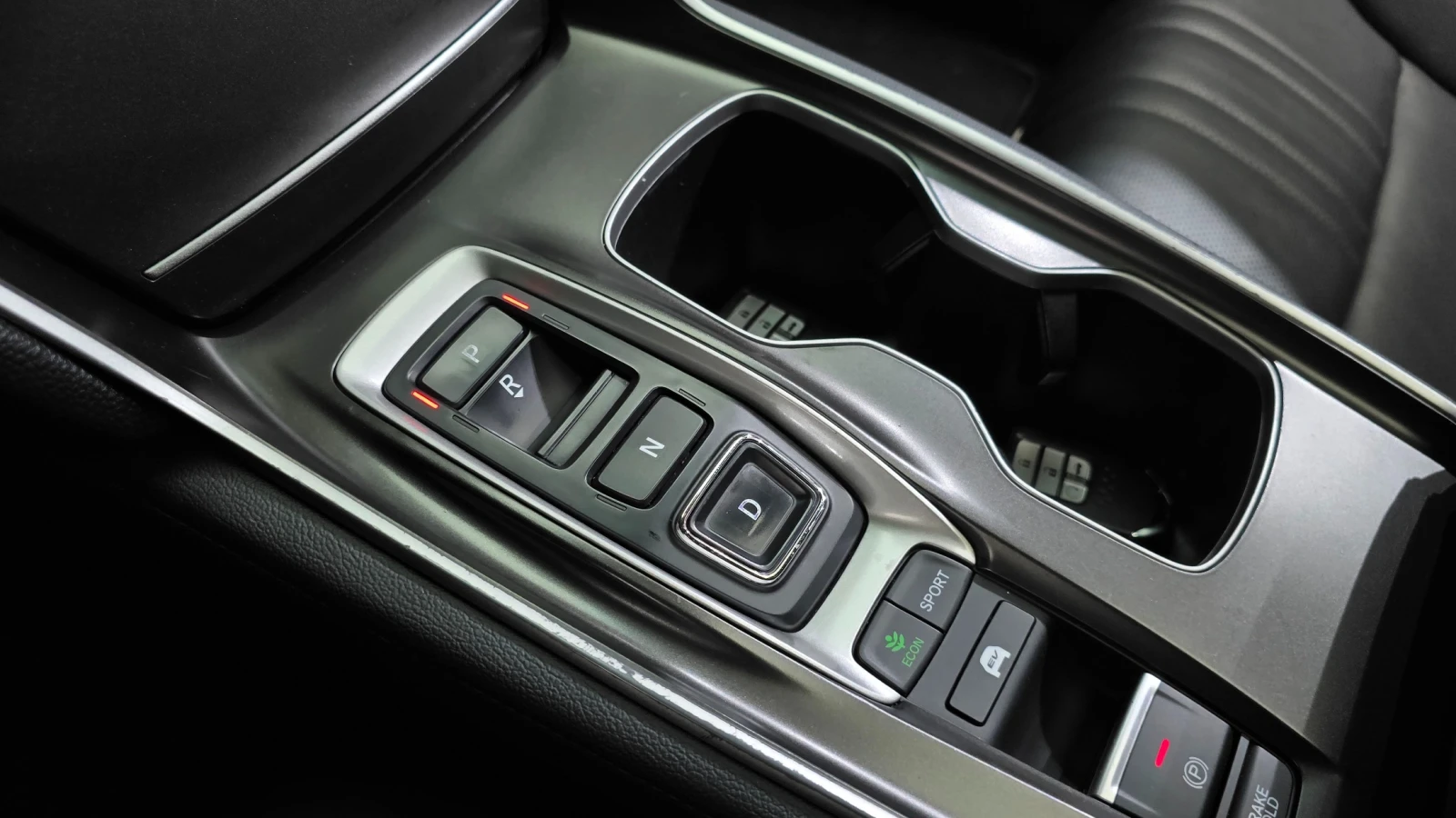 Honda Accord Hybrid Touring AWD, снимка 8 - Автомобили и джипове - 55477781
