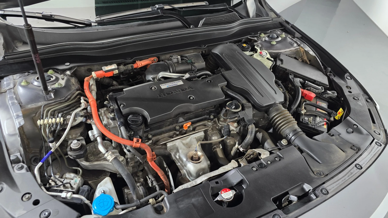 Honda Accord Hybrid Touring AWD, снимка 5 - Автомобили и джипове - 55477781
