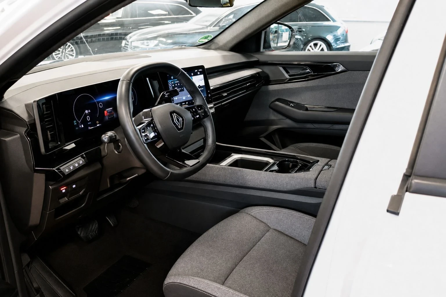 Renault Austral 1.3 TCe | EAT | Mhev | LED, снимка 6 - Автомобили и джипове - 55545951