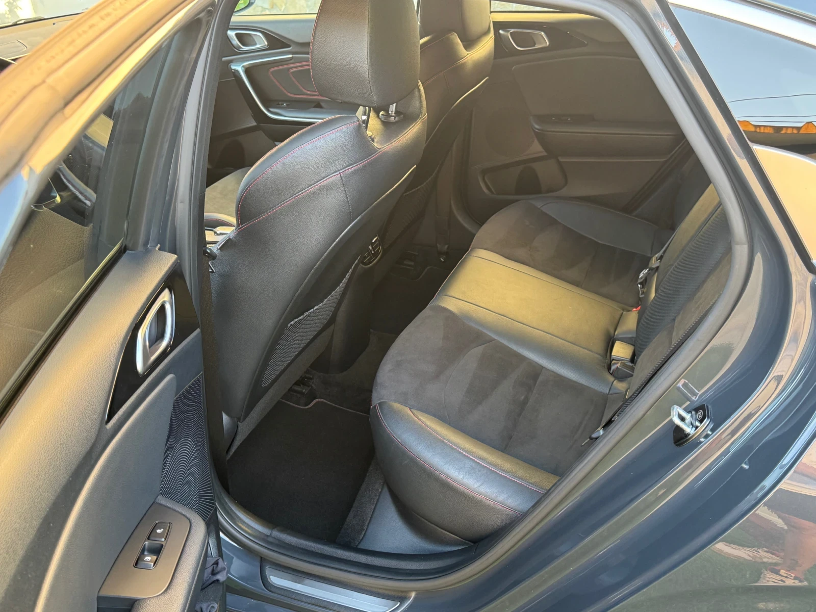 Kia Pro ceed GT 1.6 T-GDI 7DCT, снимка 9 - Автомобили и джипове - 55843598