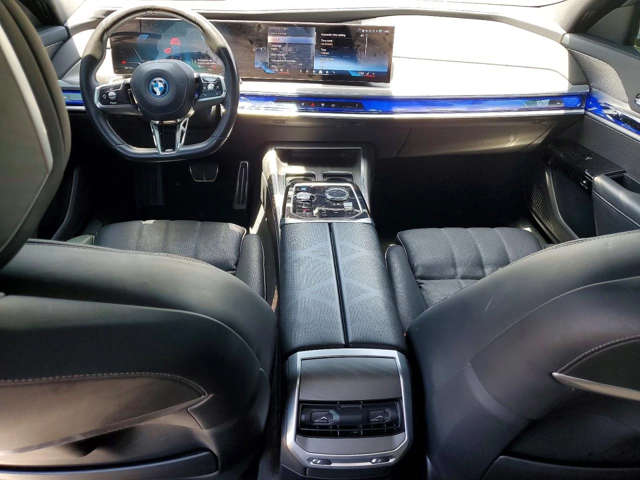 BMW i7 xDrive60, снимка 8 - Автомобили и джипове - 56313507