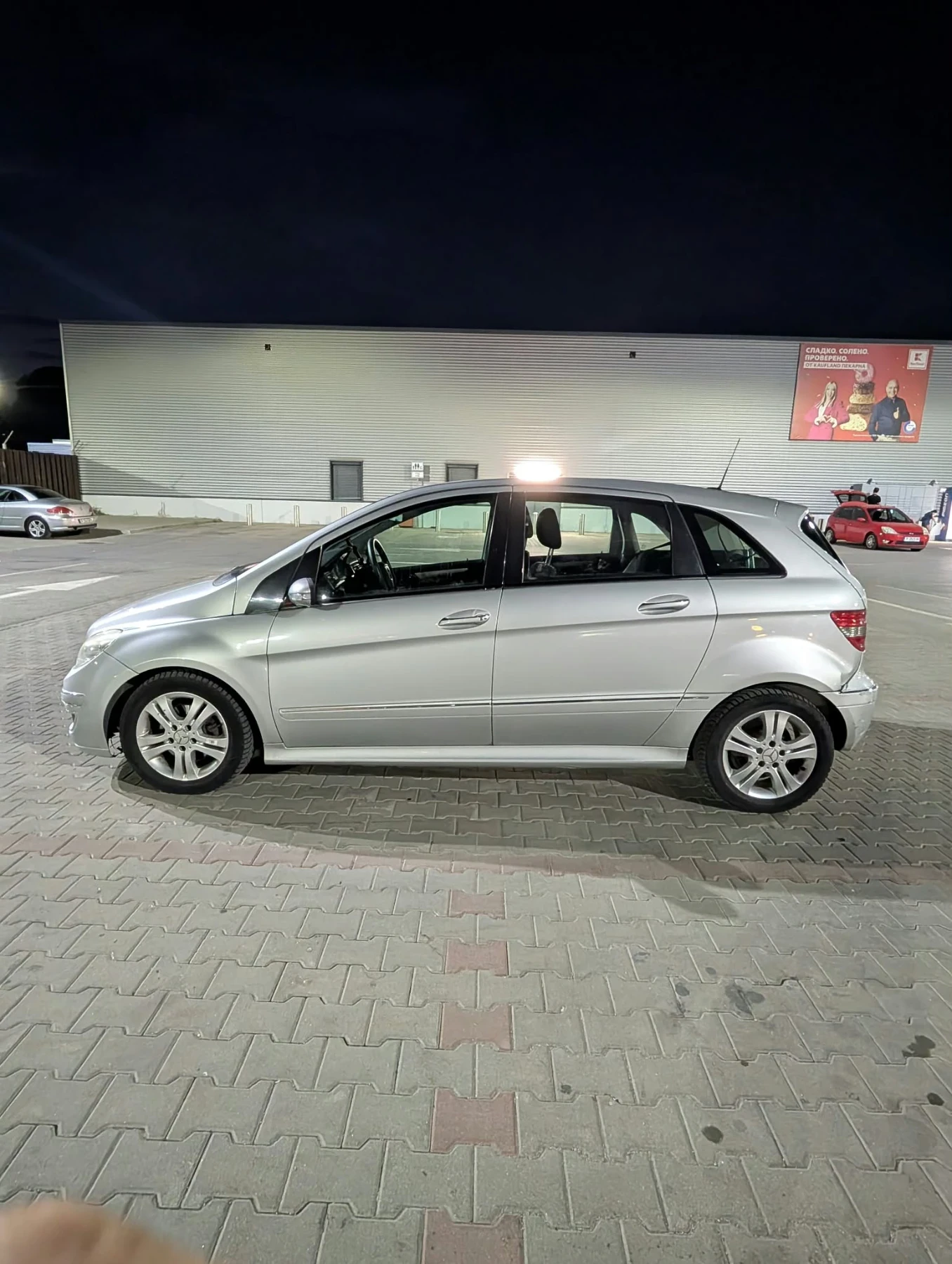 Mercedes-Benz B 180, снимка 4 - Автомобили и джипове - 56663479