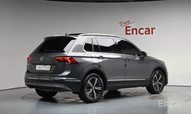 VW Tiguan PRESTIGE / 53K KM / 360/ HUD / PANO / ЛИЗИНГ, снимка 2 - Автомобили и джипове - 55696090