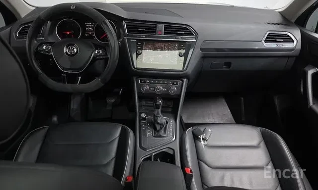 VW Tiguan PRESTIGE / 53K KM / 360/ HUD / PANO / ЛИЗИНГ, снимка 7 - Автомобили и джипове - 55696090