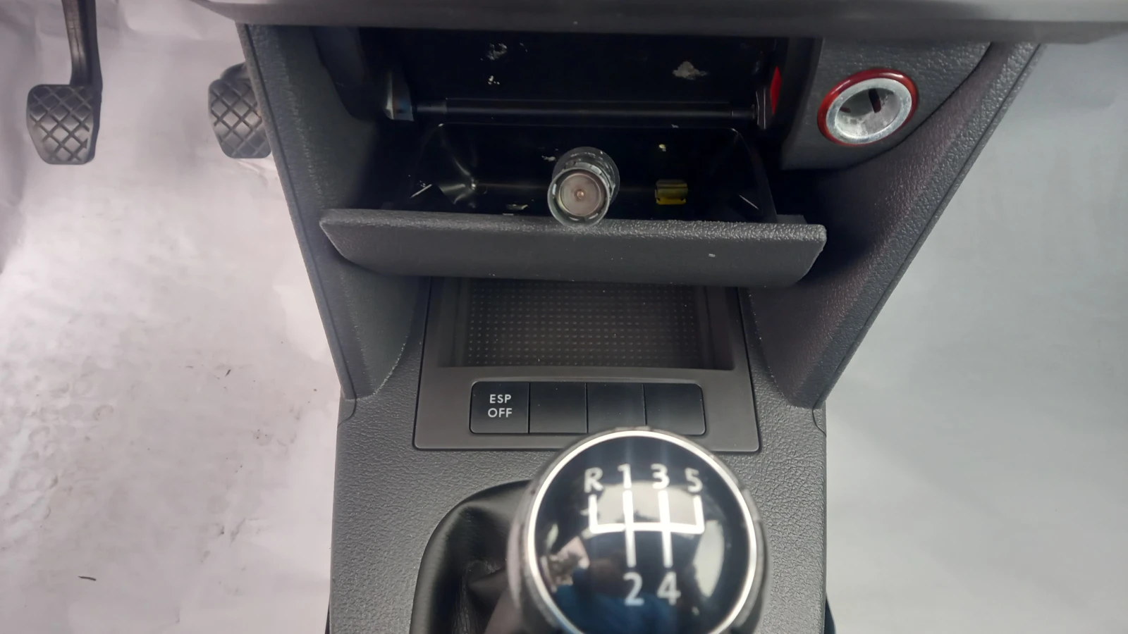 VW Touran 2.0i 7-МЕСТА ИЗКЛЮЧИТЕЛН СЕРВИ КНИЖК ОБСЛУЖН УНИКТ | Mobile.bg — изображение 11