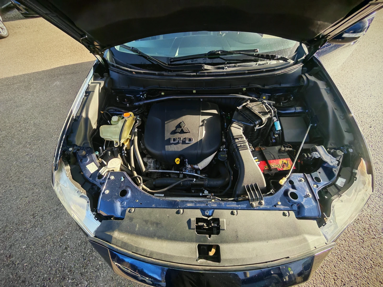 Mitsubishi Outlander 2.2DID AUTOMAT 7-Места, снимка 14 - Автомобили и джипове - 54086877