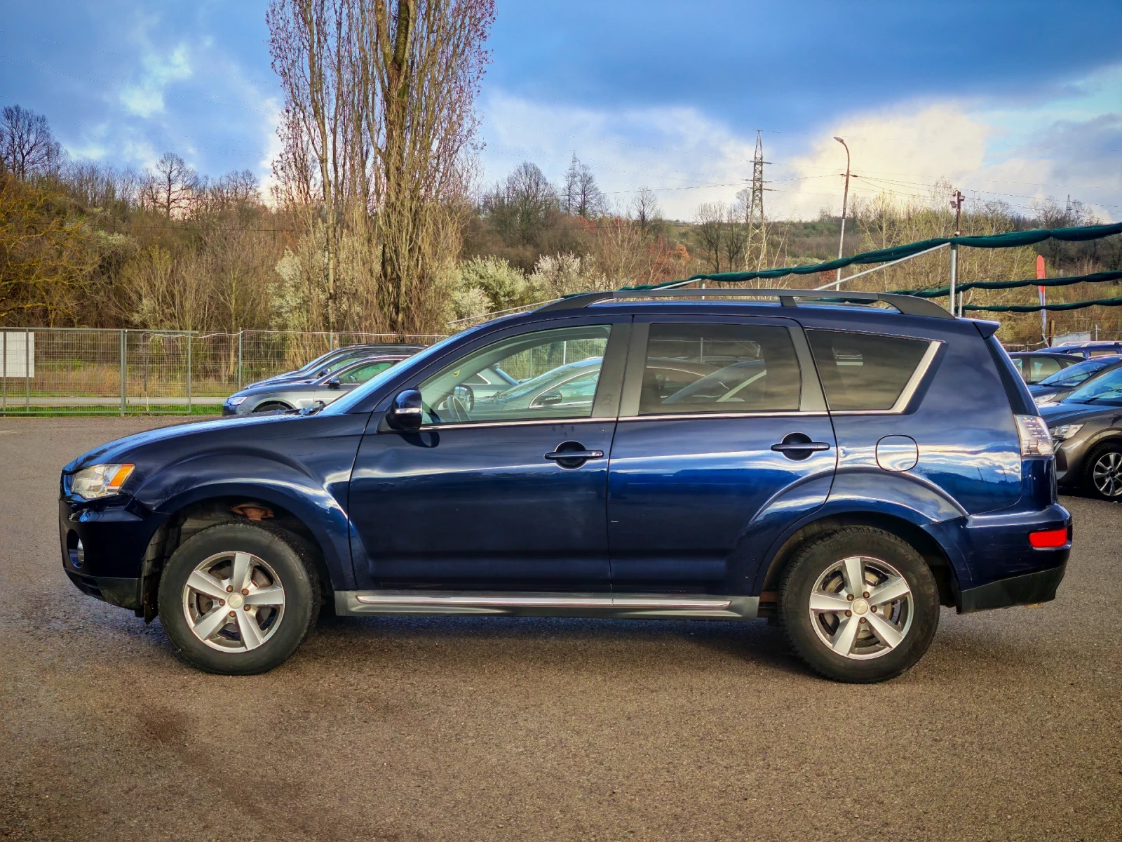Mitsubishi Outlander 2.2DID AUTOMAT 7-Места, снимка 2 - Автомобили и джипове - 54086877