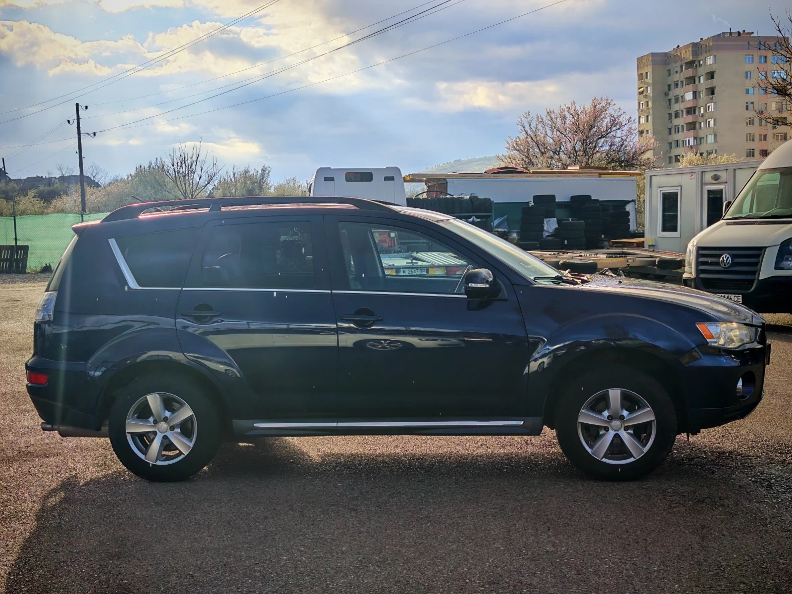Mitsubishi Outlander 2.2DID AUTOMAT 7-Места, снимка 6 - Автомобили и джипове - 54086877
