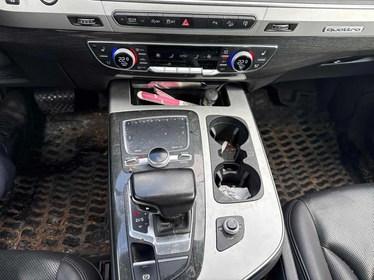 Audi Q7 * 3.0T Technik * ОБДУХВАНЕ * 360 * ПАНОРАМА, снимка 11 - Автомобили и джипове - 54294256