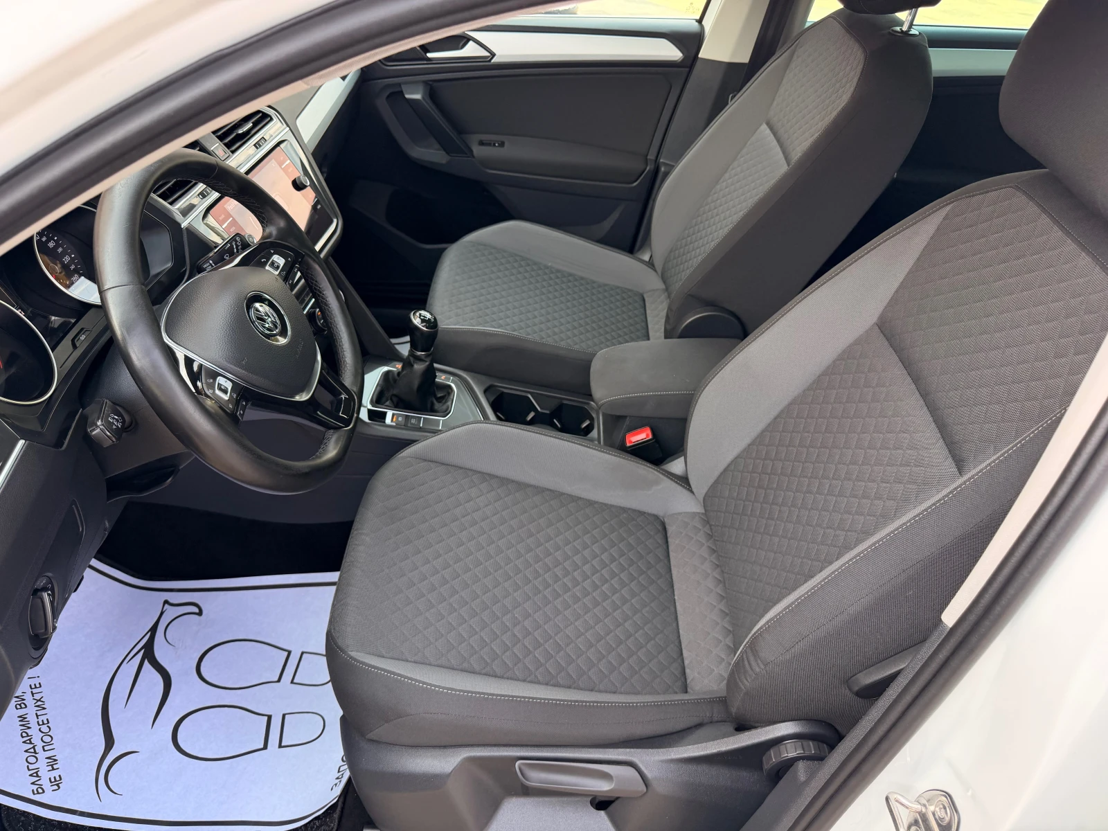 VW Tiguan 2.0TDI* R-LINE* FACE* 6sk* КАТО НОВА* ЛИЗИНГ, снимка 5 - Автомобили и джипове - 55897257