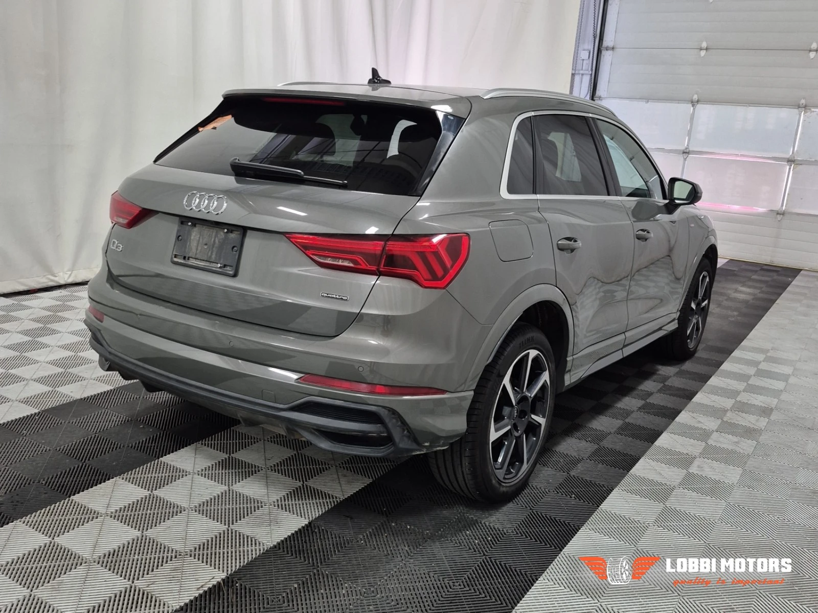 Audi Q3, снимка 3 - Автомобили и джипове - 55928881
