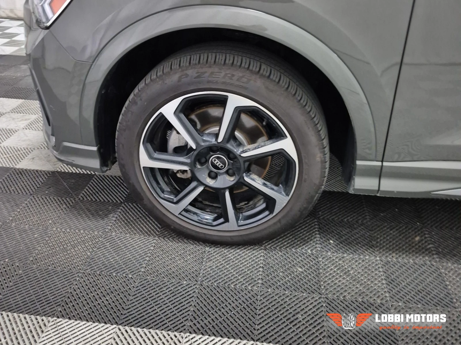 Audi Q3, снимка 6 - Автомобили и джипове - 55928881
