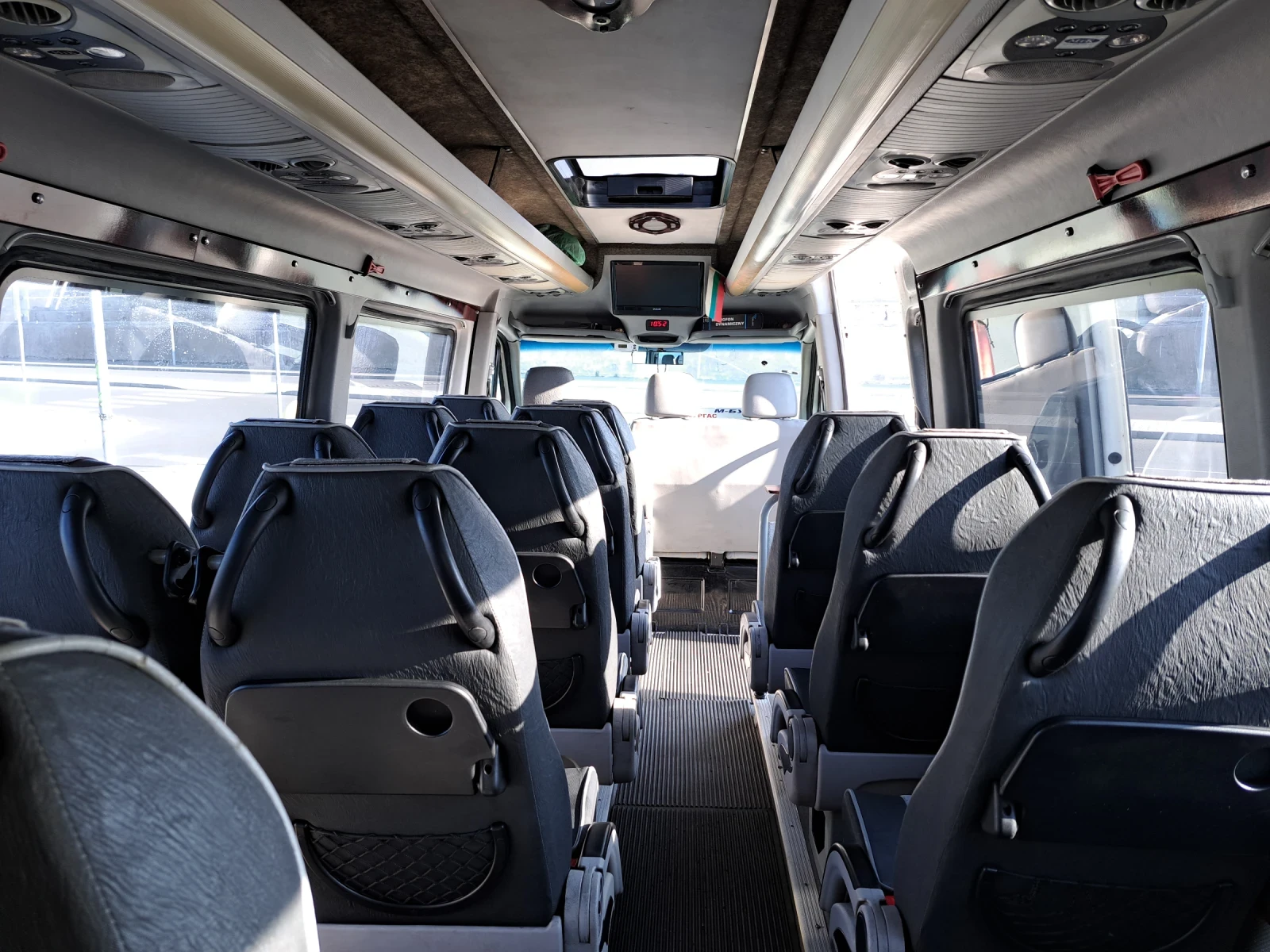 VW Crafter 2.5TDI 136, снимка 2 - Бусове и автобуси - 56501963