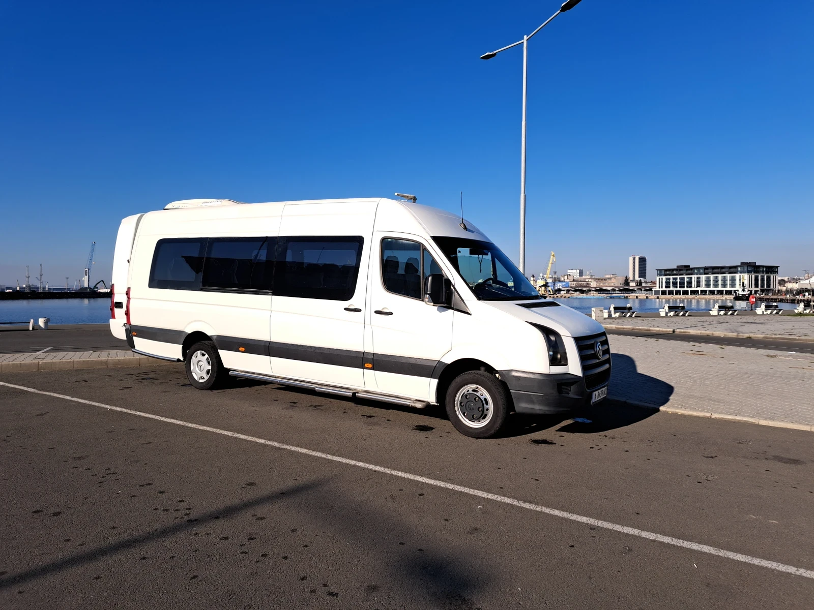 VW Crafter 2.5TDI 136, снимка 4 - Бусове и автобуси - 56501963