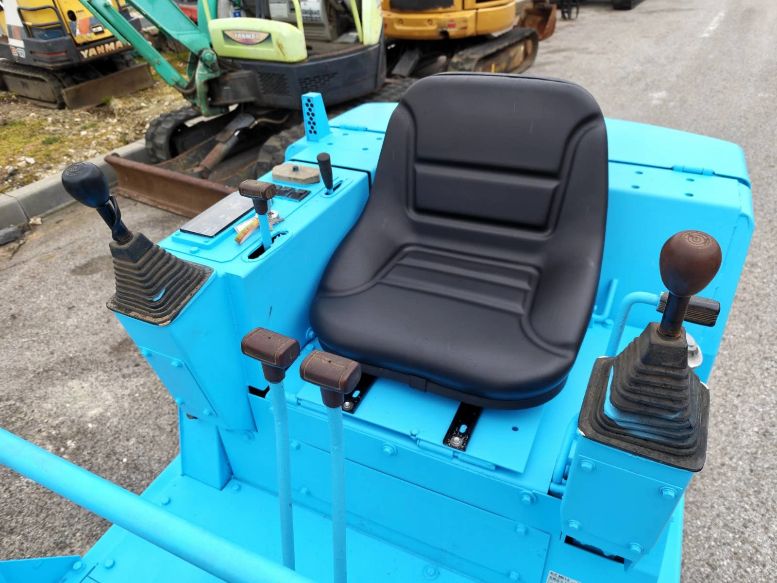 Багер Mitsubishi 1, 5 тон  Джойстици, снимка 10 - Индустриална техника - 53993064