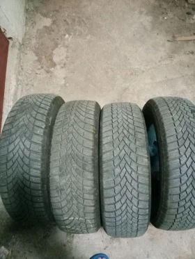 Гуми Зимни 185/65R15, снимка 1 - Гуми и джанти - 47122987