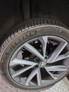      235/45R20