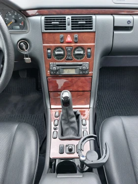 Mercedes-Benz E 200 CDI Facelift, снимка 11