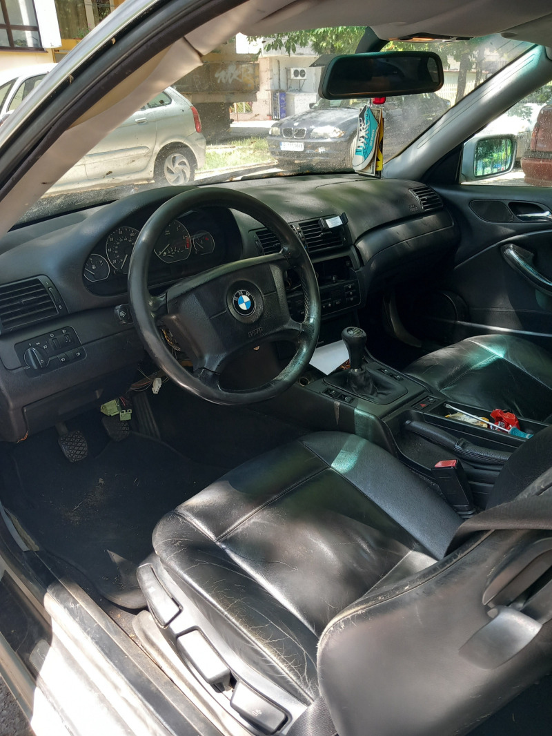 BMW 320, снимка 6 - Автомобили и джипове - 46275360
