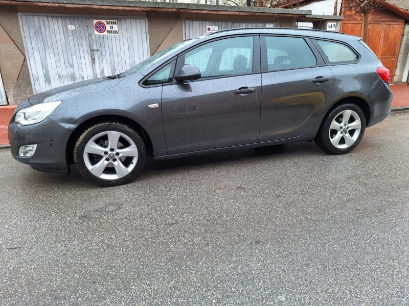 Opel Astra, снимка 1 - Автомобили и джипове - 49303521