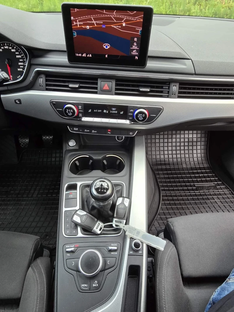 Audi A4 S-LINE, снимка 16 - Автомобили и джипове - 52347233