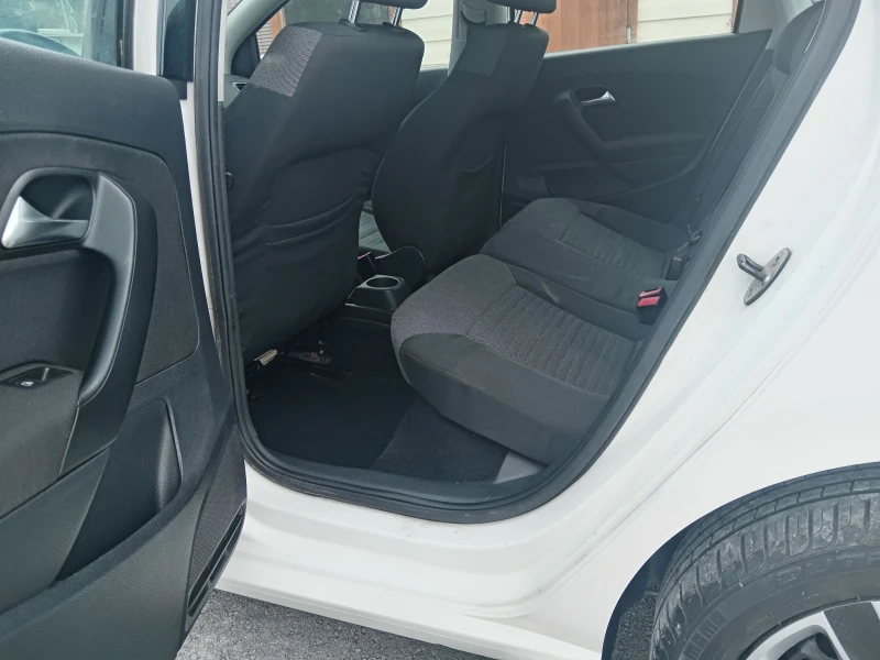 VW Polo 1.2i-69к.с., снимка 8 - Автомобили и джипове - 51213855