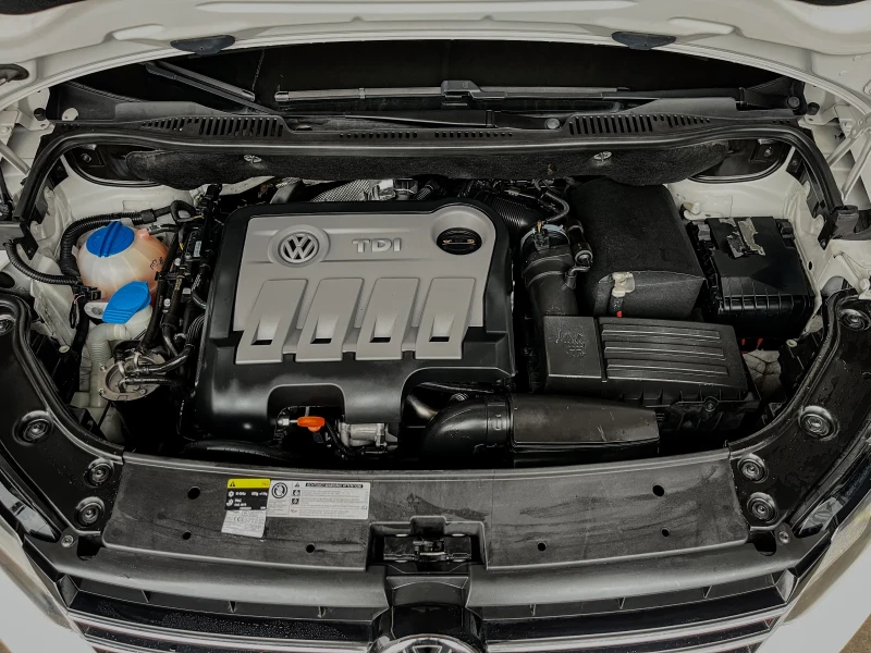 VW Touran 2.0TDI - DSG - CROSS, снимка 17 - Автомобили и джипове - 52456186