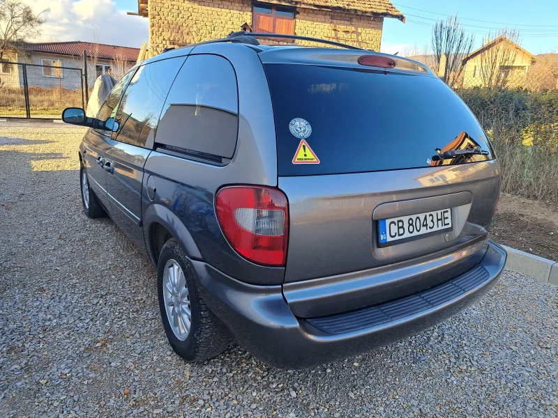 Chrysler Voyager 2.8CRD, снимка 3 - Автомобили и джипове - 52778246