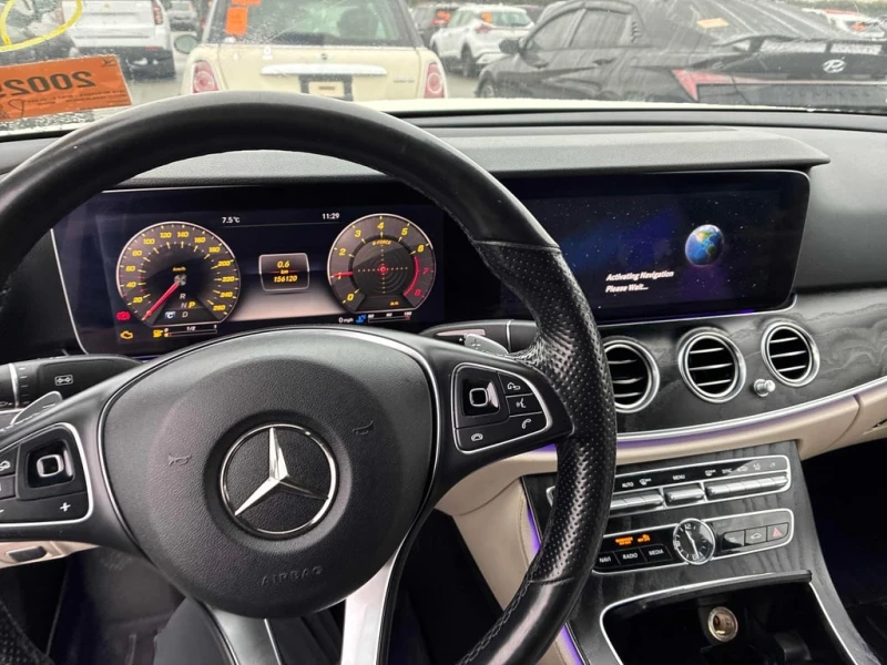 Mercedes-Benz E 300 * CARFAX * БЕЗ ПЪРВОНАЧАЛНА ВНОСКА, снимка 9 - Автомобили и джипове - 53073550